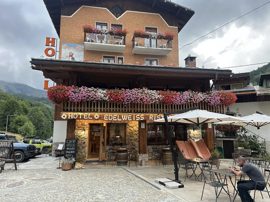 Alan Barclay_Albergo Edelweiss_Limone Piemonte_review