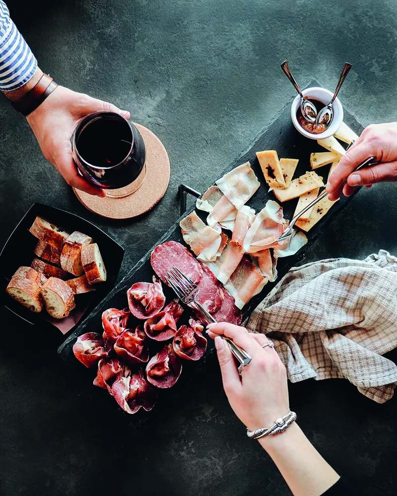 Truth - Mixology & Kitchen_Conversano_slider_image_3