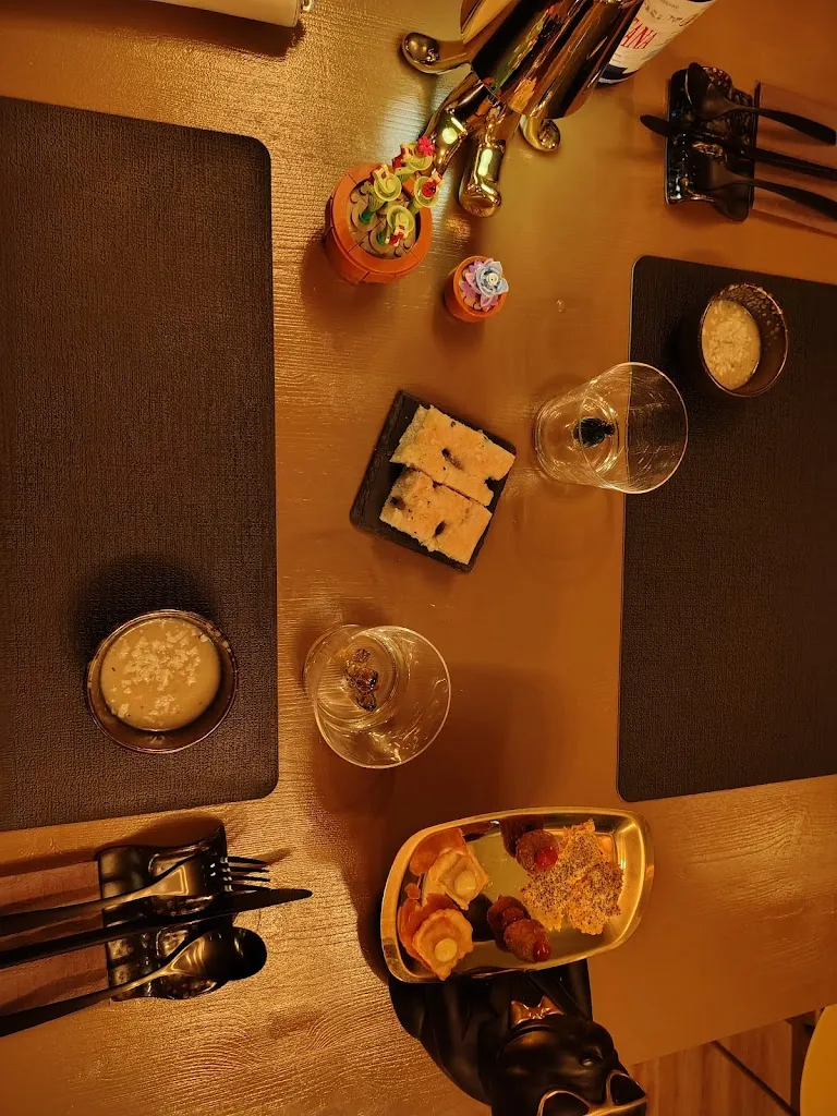 giovANA banANA_Lo Chalet Steakhouse_Maglione-Crosa_review