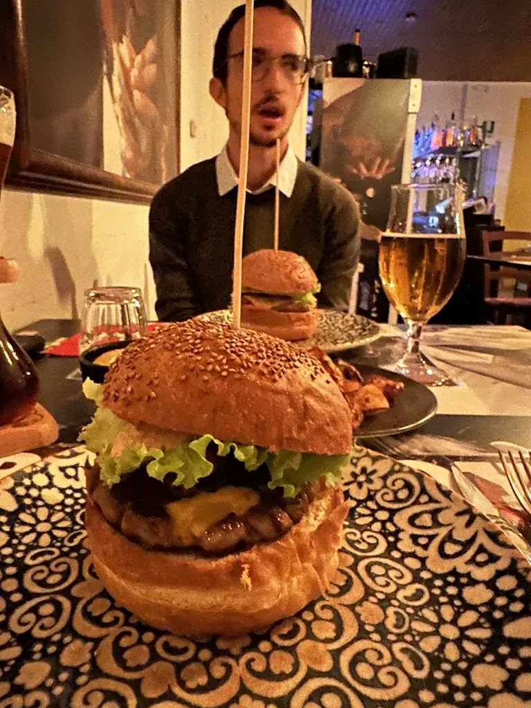 Lo Chalet Steakhouse_Maglione-Crosa_slider_image_3