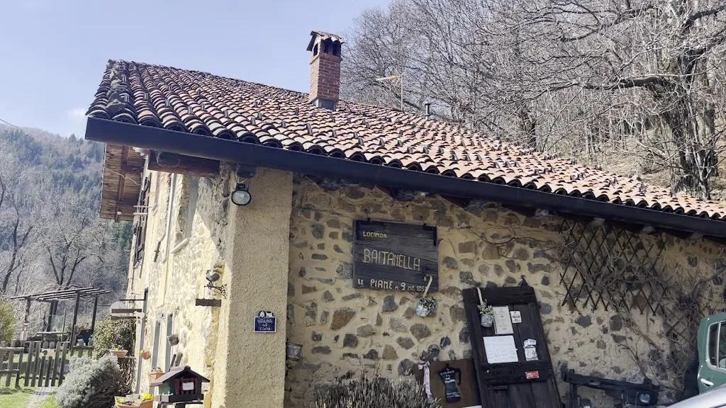 Locanda Baitanella_Maglione-Crosa_slider_image_2