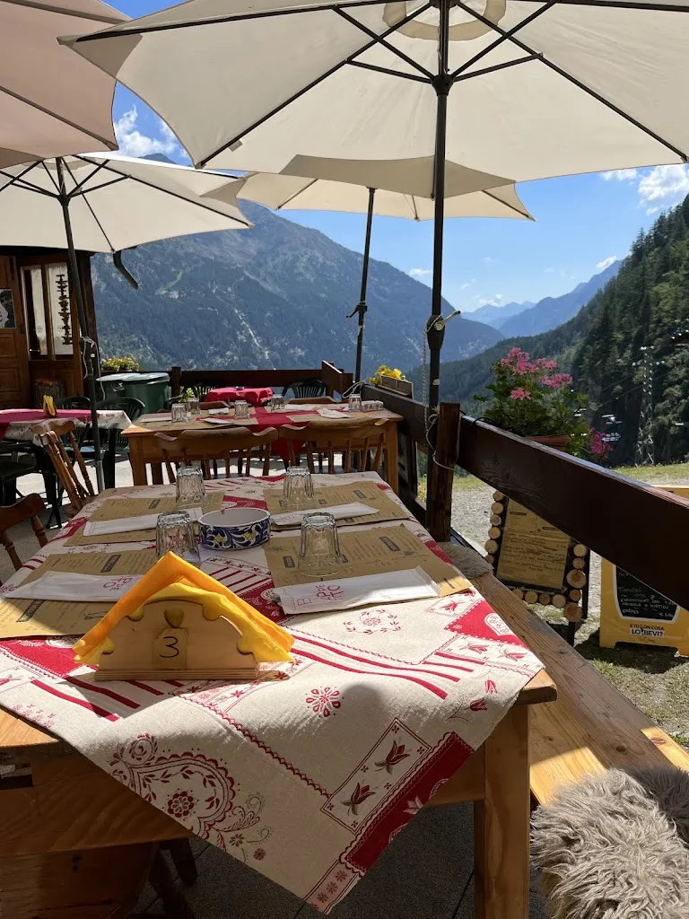 Ristoro Paradiso_Macugnaga_slider_image_1