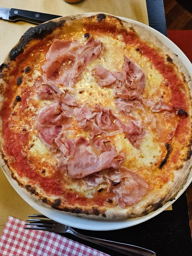 Pizzeria Ristorante Roffel_Macugnaga_slider_image_3