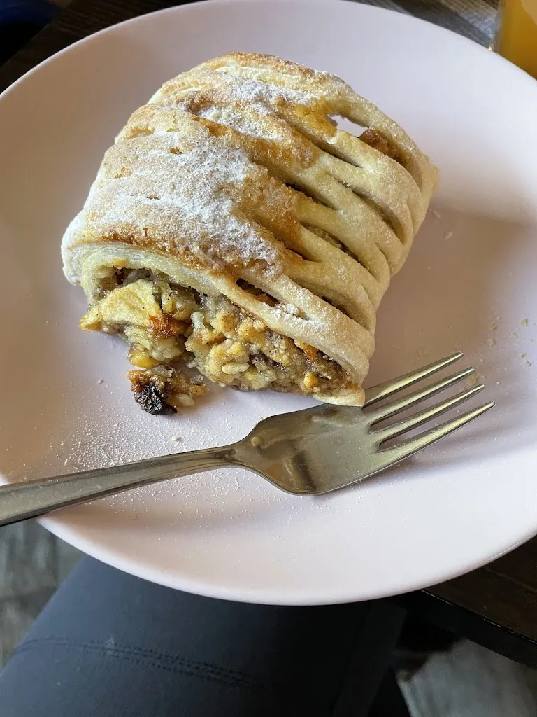 Liz_Bar Pasticceria Jäger_Macugnaga_review