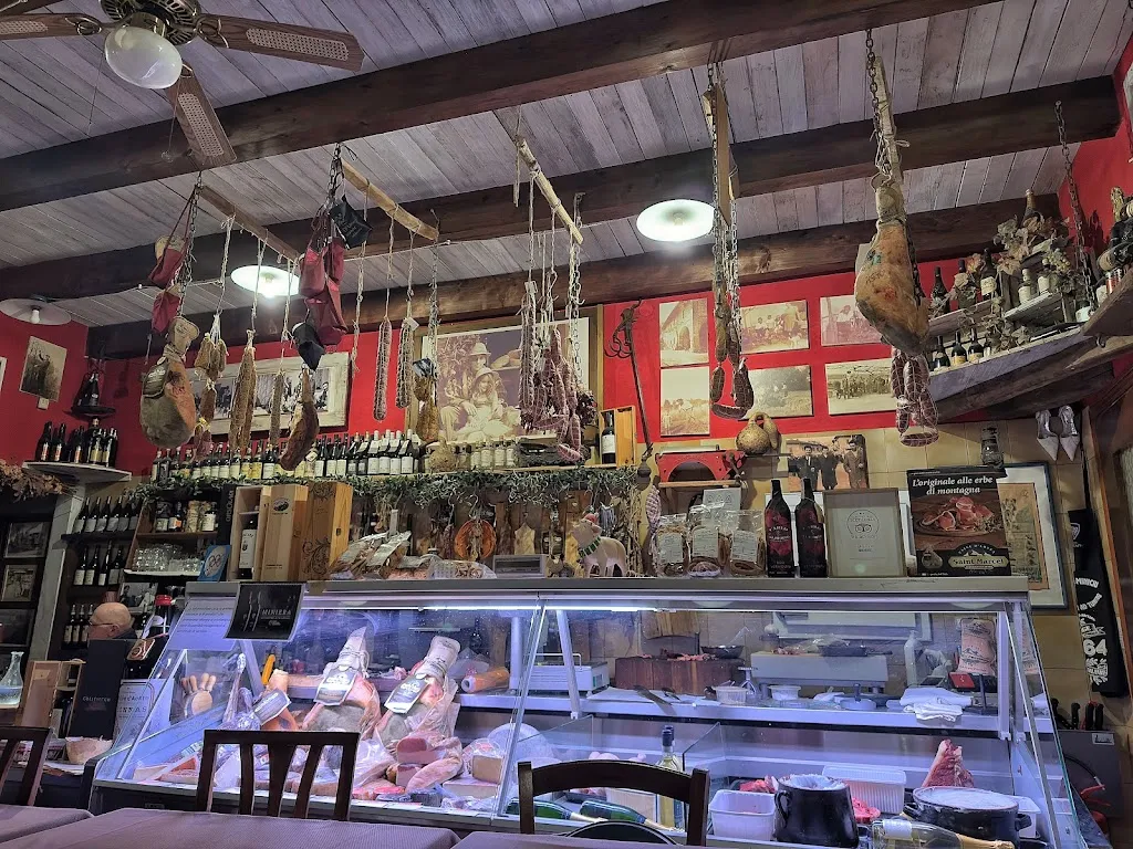 Vittorio Esposito_La Ciccia_Mazze_review