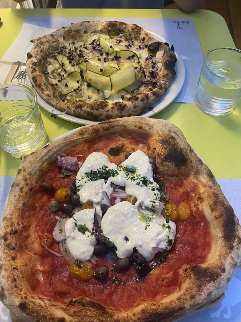 Ying Ong_Pizzeria Secret Garden_Mergozzo_recensione