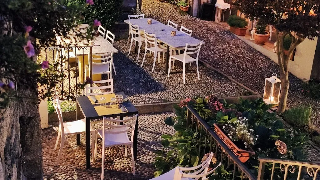 Pizzeria Secret Garden restaurant in Mergozzo