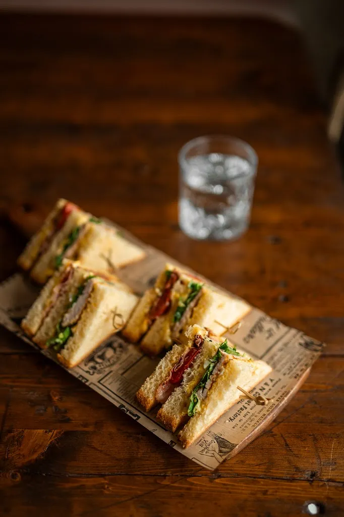 Bistro by Backificio_Merana_slider_image_2