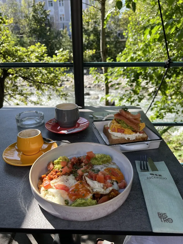 Bistro by Backificio_Merana_slider_image_3