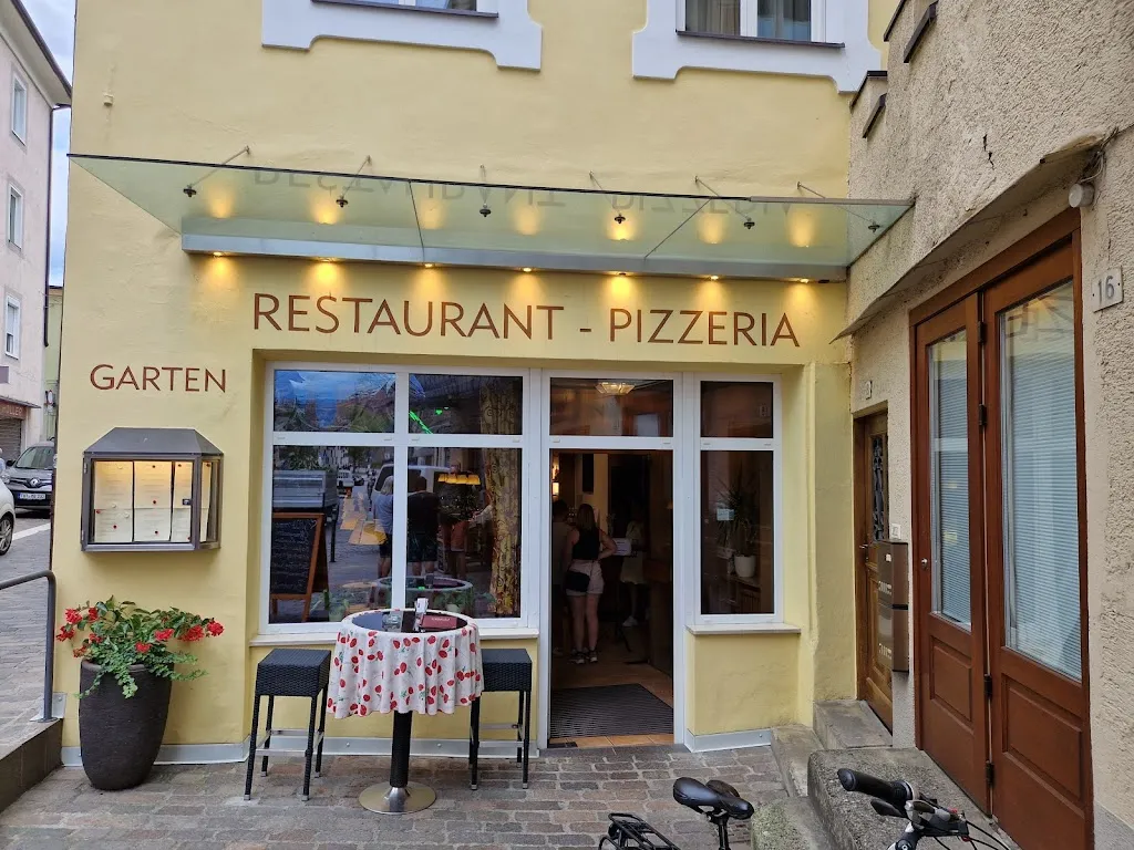 Ristorante Pizzeria Kirchsteiger restaurant in Merana