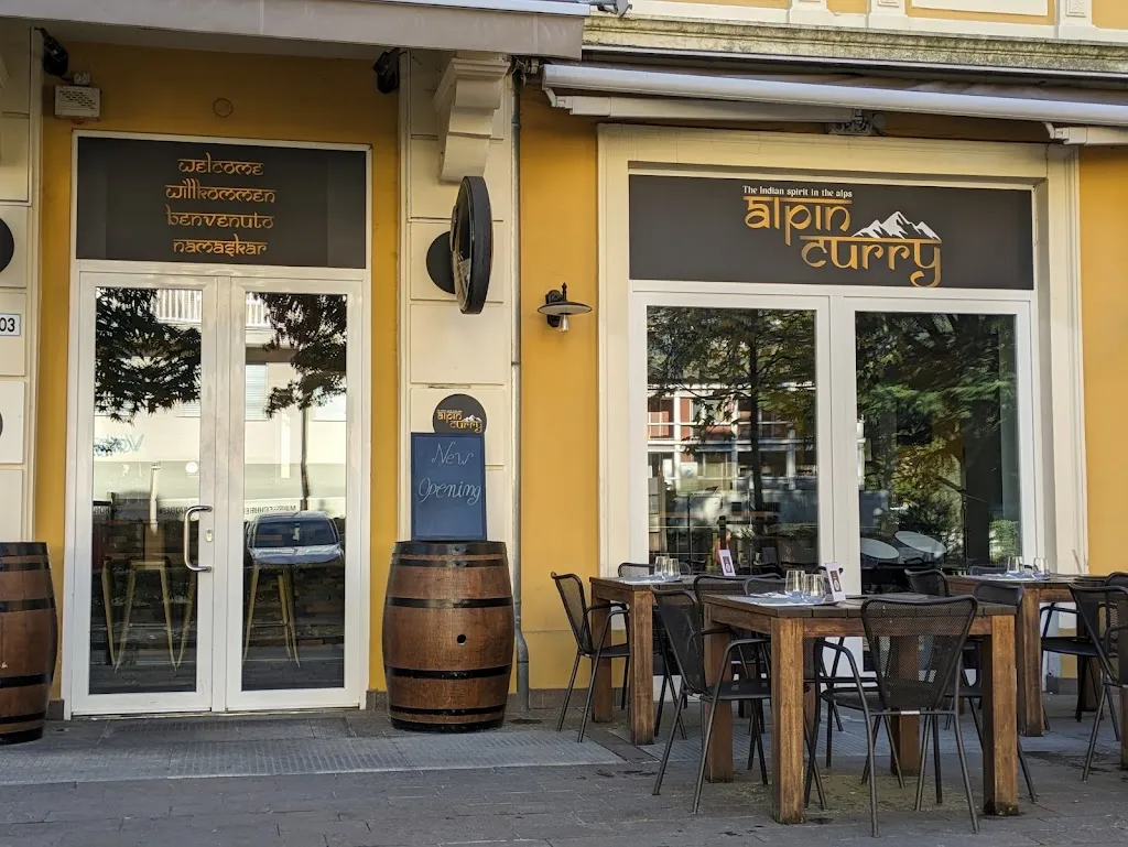 Alpin Curry restaurant in Merana