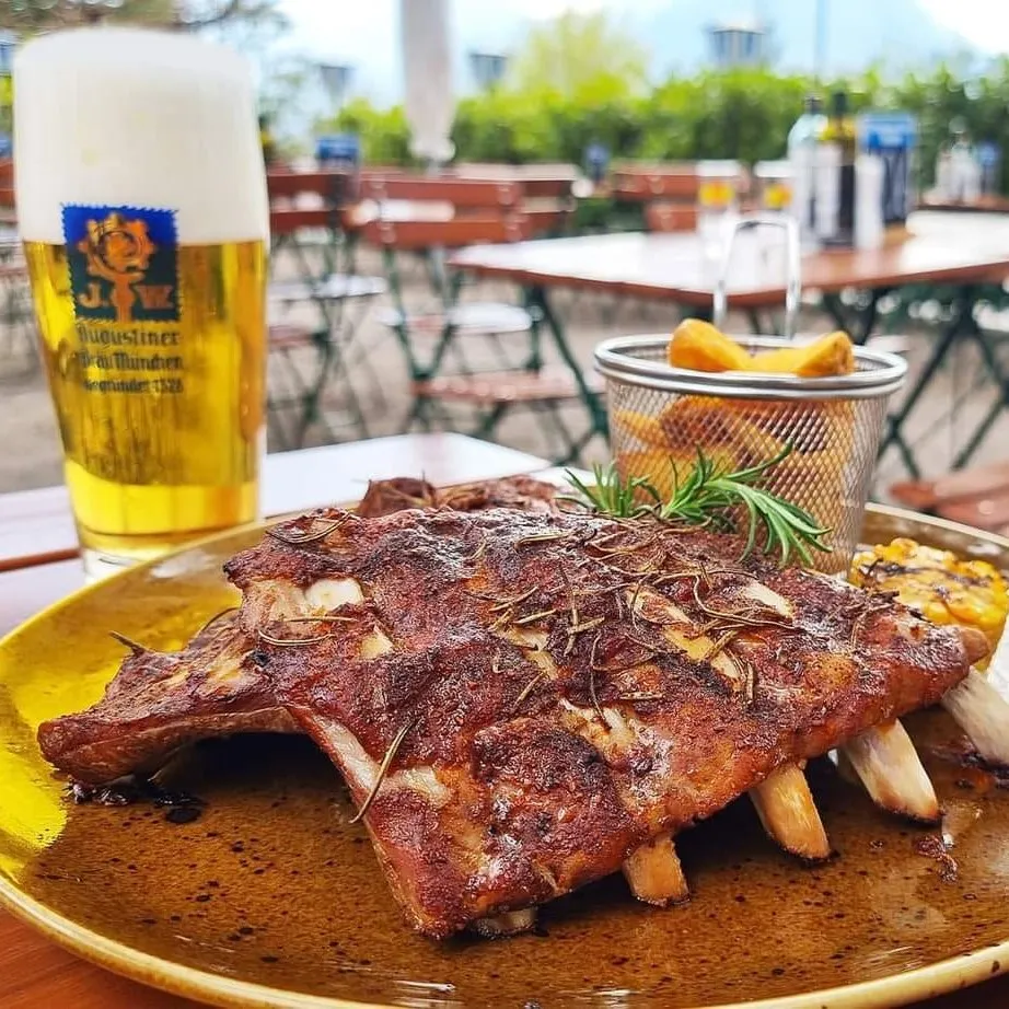 Biergarten Meran I Poligono I Ristorante & Pizzeria_Merana_slider_image_3