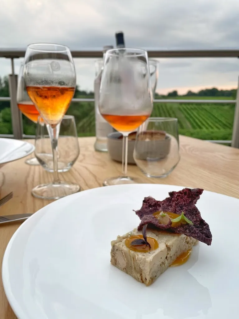 Azienda Vitivinicola e Agriturismo Enrico Crola_Mezzomerico_slider_image_3