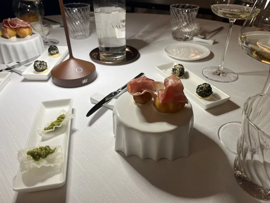 Casa Celesia Ristorante_Mezzomerico_slider_image_3