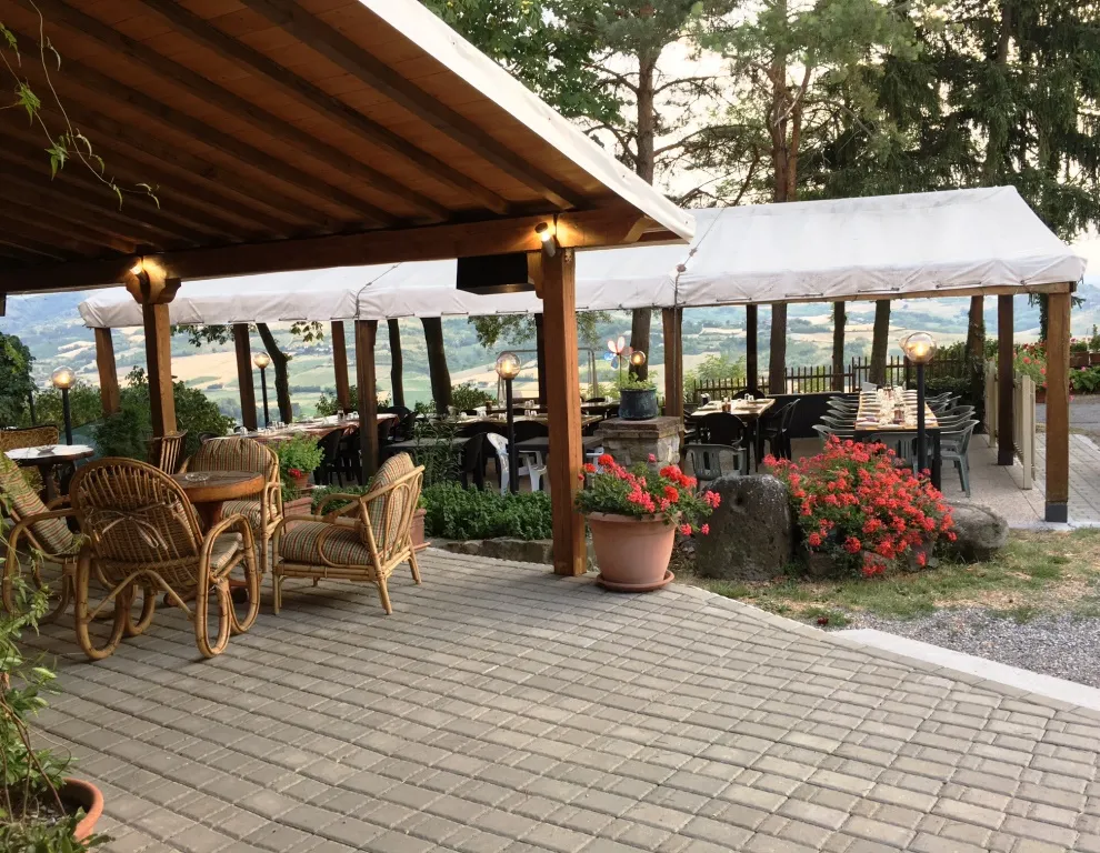 Il Castello circolo aps restaurant in Momperone