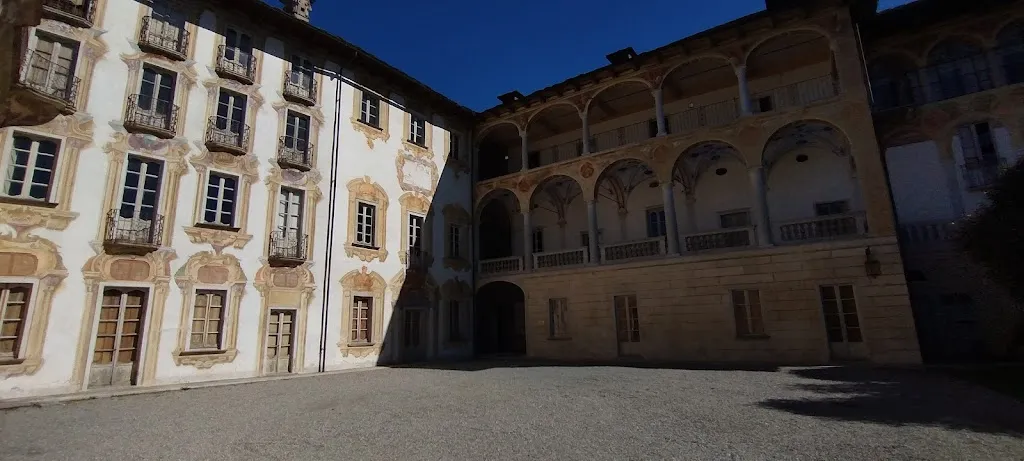 Luca Fasolato_Villa Nigra_Miasino_review