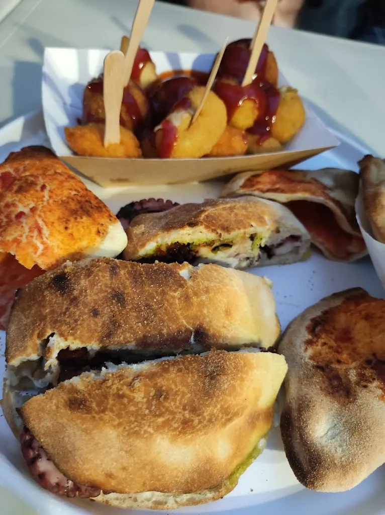 Dominika Kowalska_Maninpasta sotto al Castello panzerotti e pizza_Conversano_review