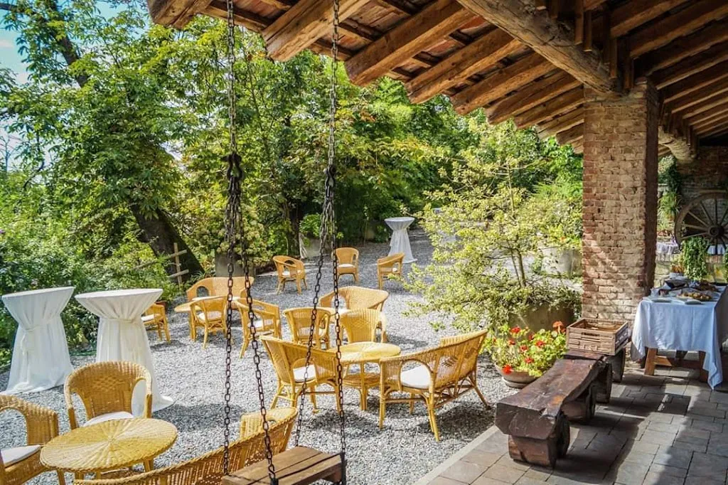 Cascina Montena restaurant in Moncestino