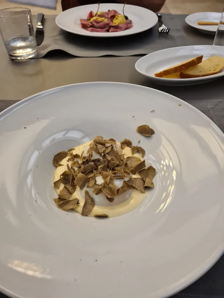 J H_Restaurant Godezia_Moncalvo_review