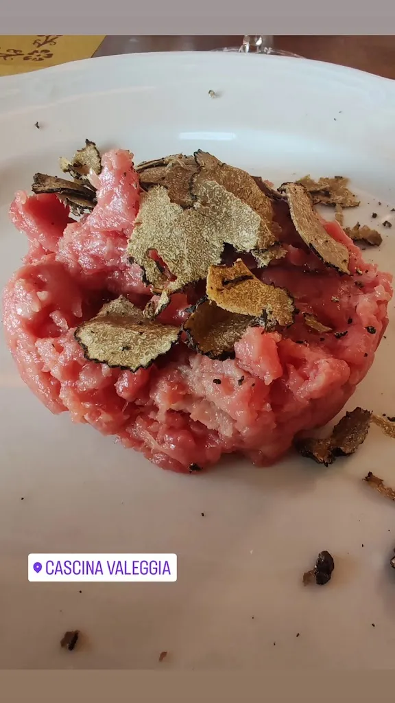 Elisa De Bonis_Cascina Valeggia_Moncalvo_review