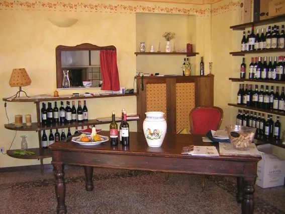 Osteria Giro Di Vite restaurant in Monchiero Borgonuovo