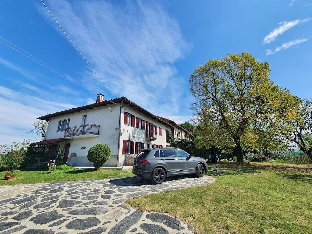 Agriturismo CASCINADIMAGGIO restaurant in Moncucco Torinese