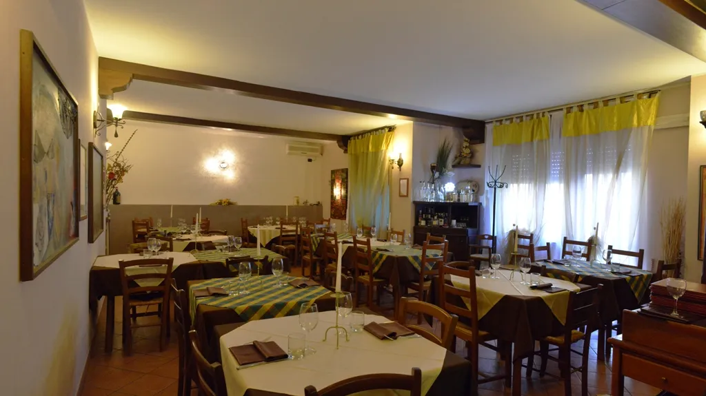 Ristorante Centrale restaurant in Mongardino