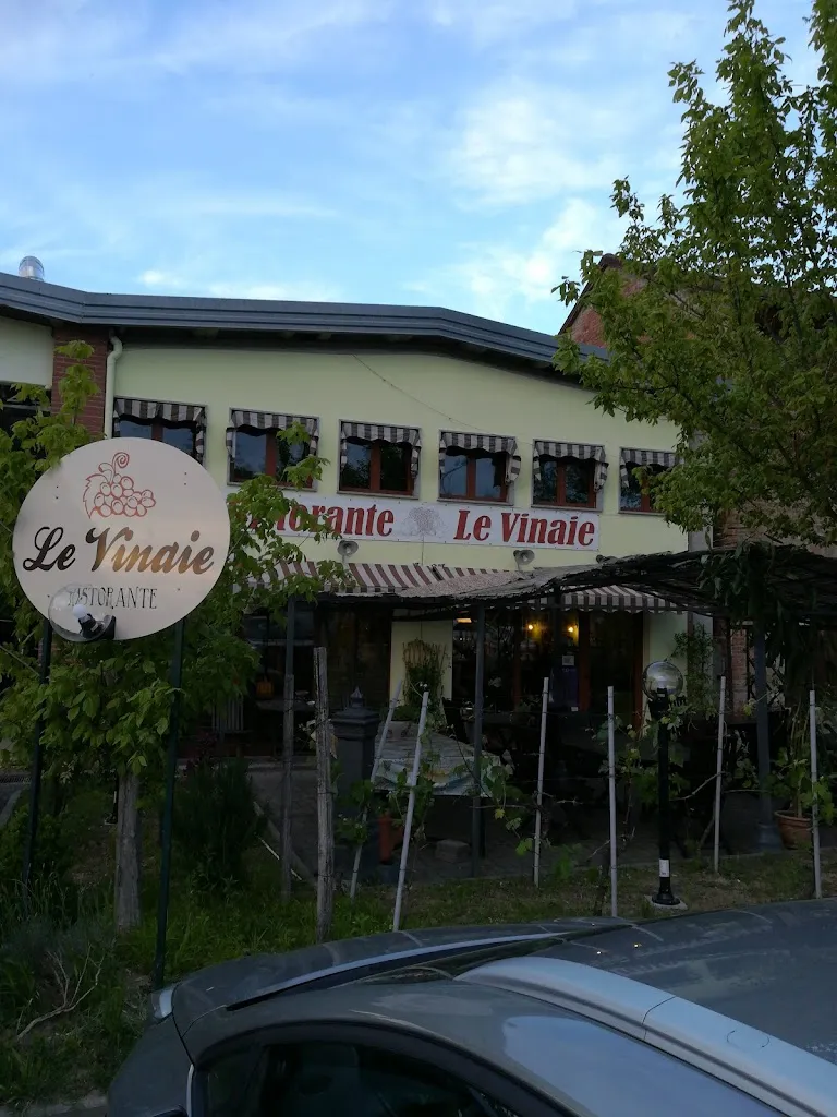 Le Vinaie Enoteca In Monleale restaurant in Monleale