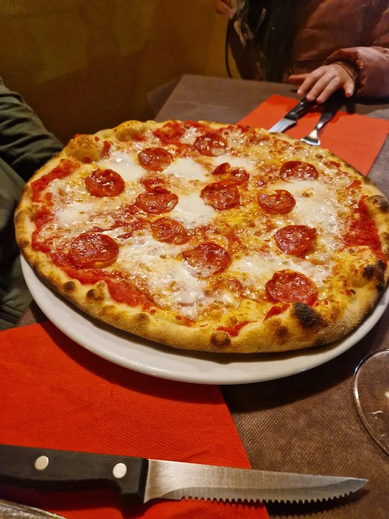 Sara Brekkan_Pizzeria San Bastian_Montabone_review