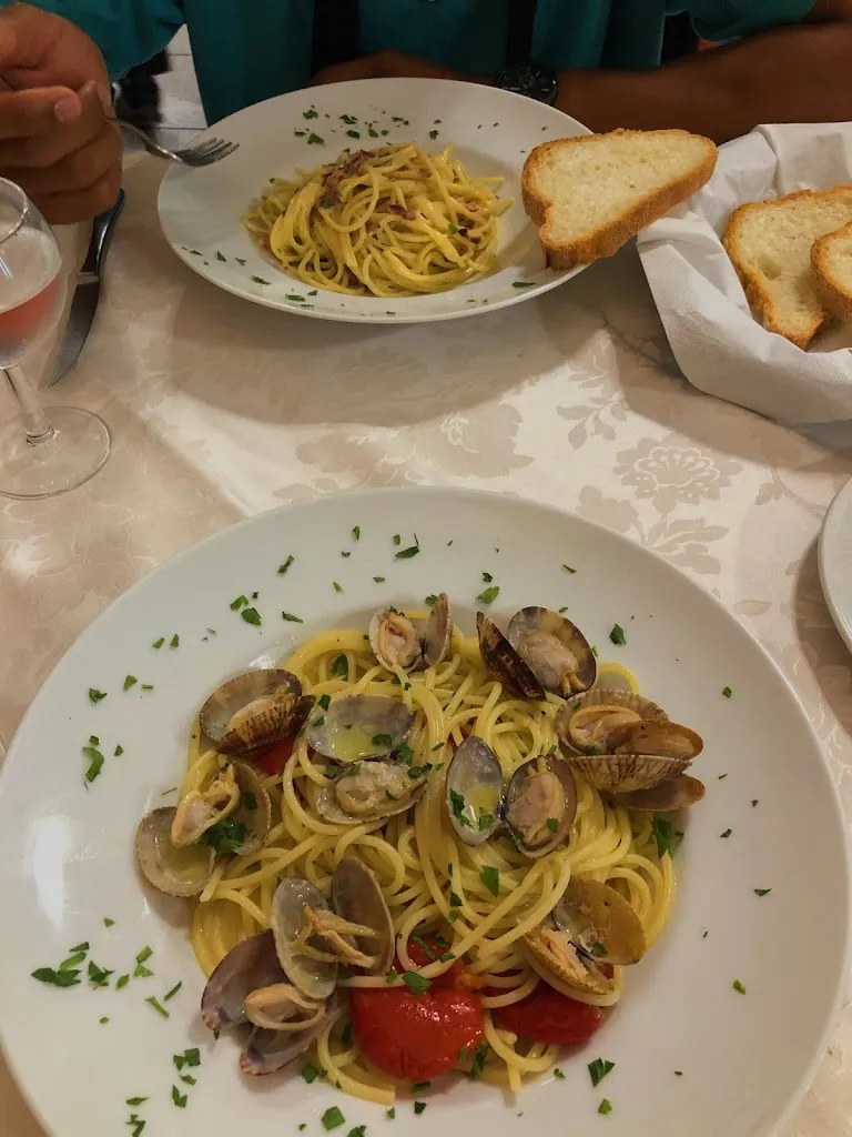 Aleina Allen_Farmhouse la Selva_Montaldo Bormida_review