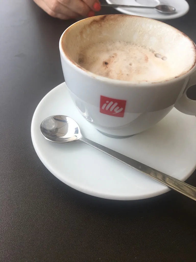 paul scott-griffiths_L'Oragiusta Moncalieri Bar Hamburgeria Tabaccheria_Moncalieri_review