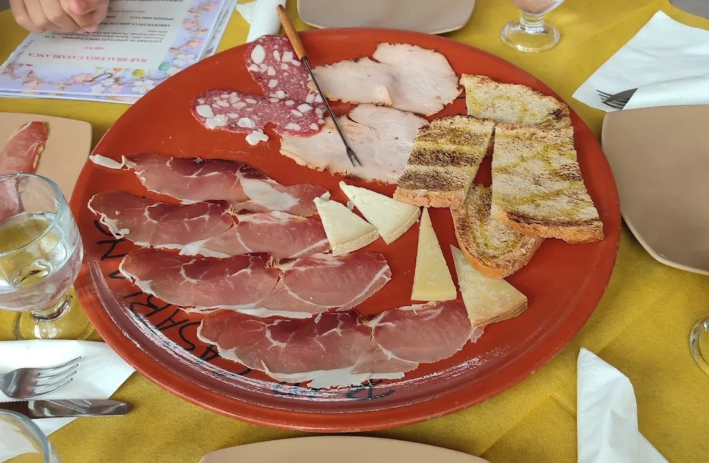 Lorenzo Carini_Arrosticini alla brace Casablanca di D'Amico aperto anche a pranzo chiuso il mercoledì _Casoli_review