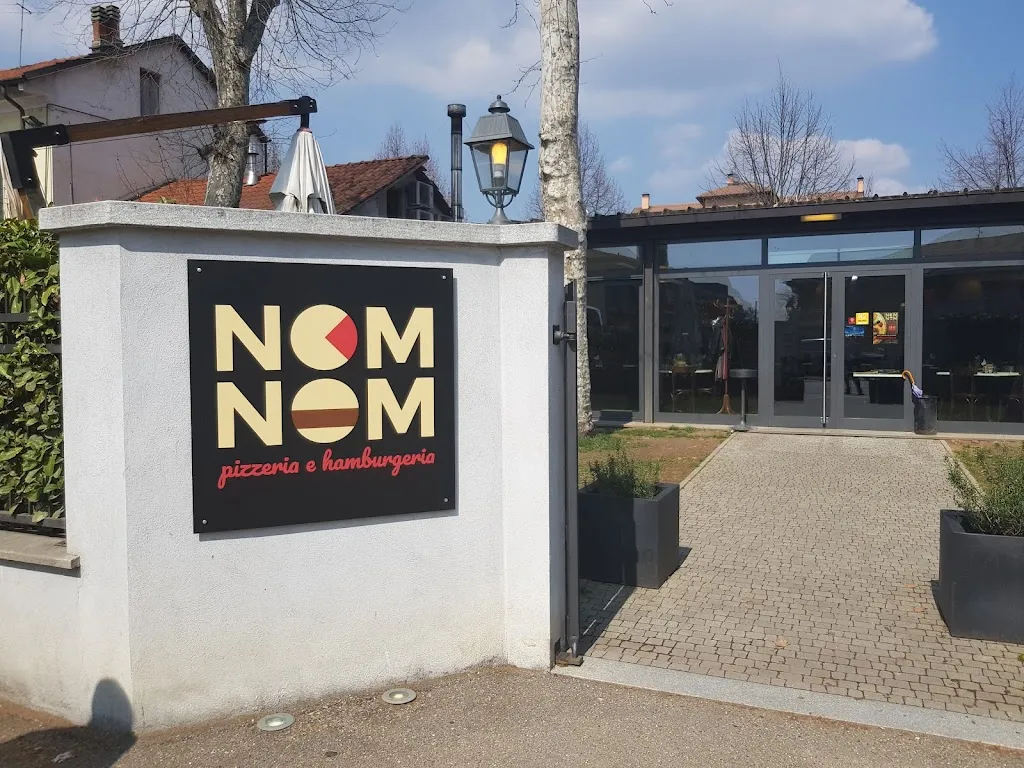 Nom Nom Pizza and Burger House - Moncalieri restaurant in Moncalieri