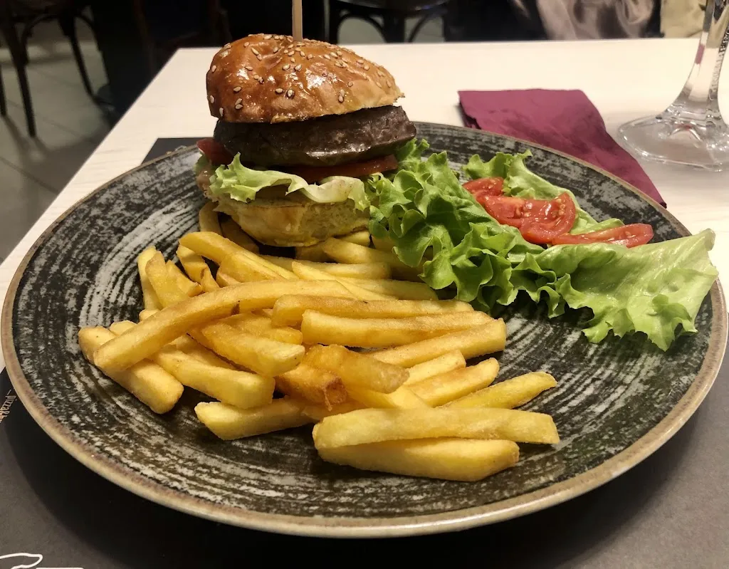 Nom Nom Pizza and Burger House - Moncalieri_Moncalieri_slider_image_3