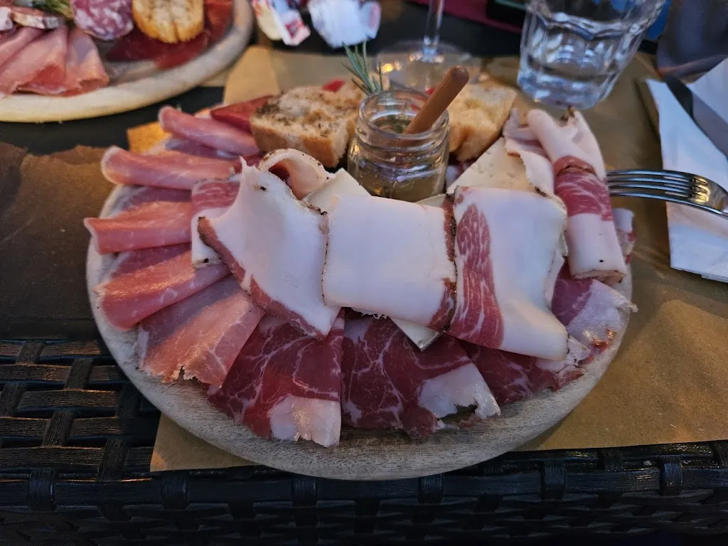 Ristotrattoria La Monella_Montalto Dora_slider_image_2