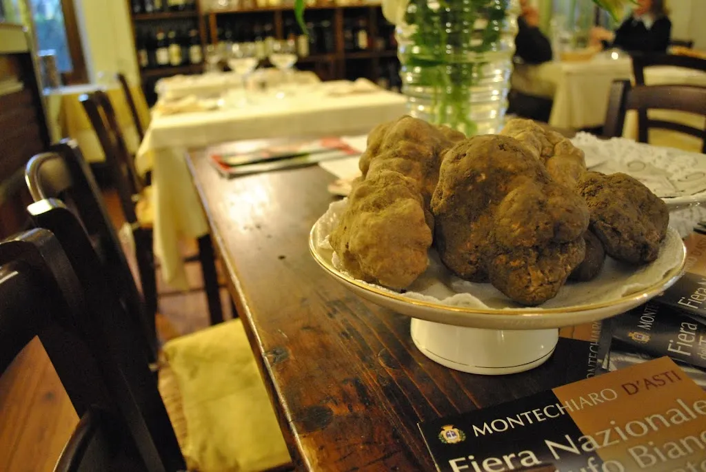 Trattoria Tre Colli_Montechiaro d'Asti_slider_image_3