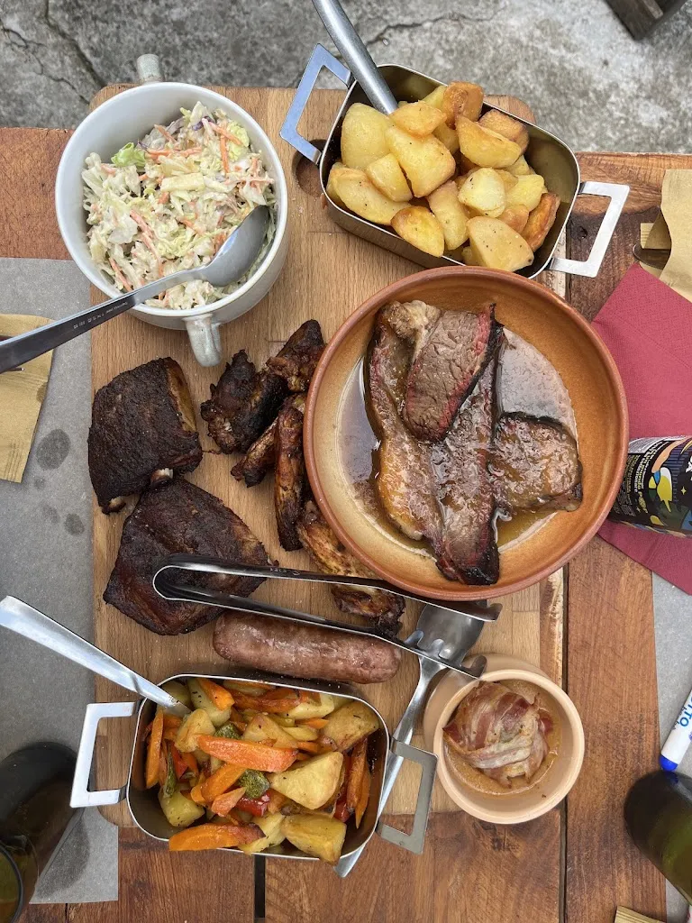 Lauren Ashley Dale_BarBees_Montelupo Albese_review