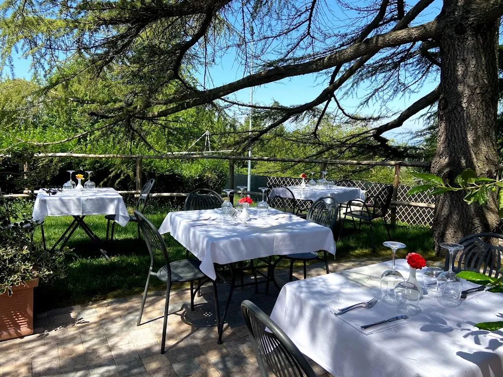 Ca' del Lupo restaurant in Montelupo Albese