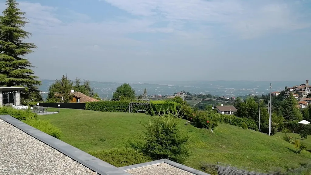 Ca' del Lupo_Montelupo Albese_slider_image_2