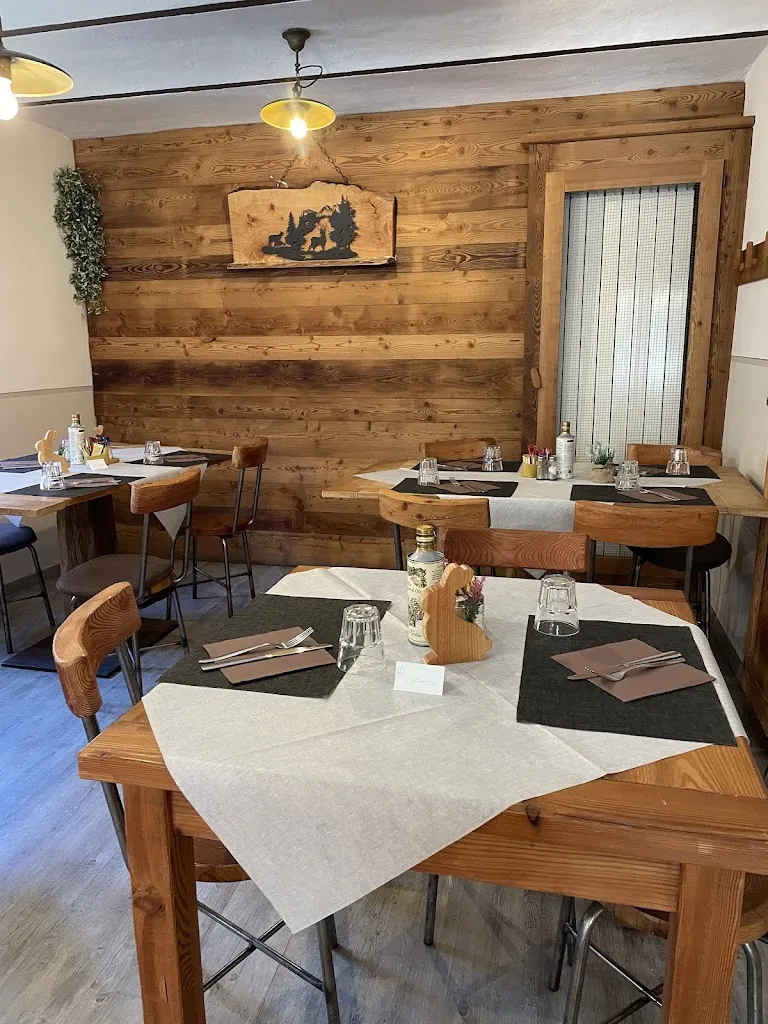 L'Oste de Senpìe restaurant in Monterosso Grana