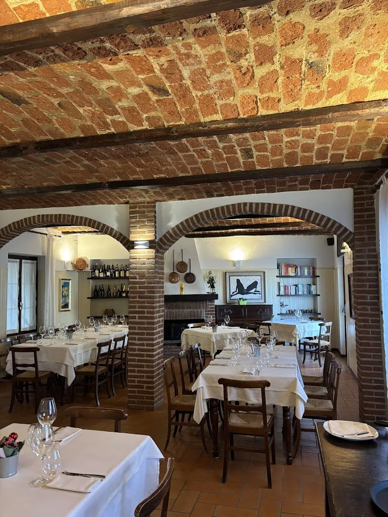 Trattoria Belvedere Roero restaurant in Monteu Roero