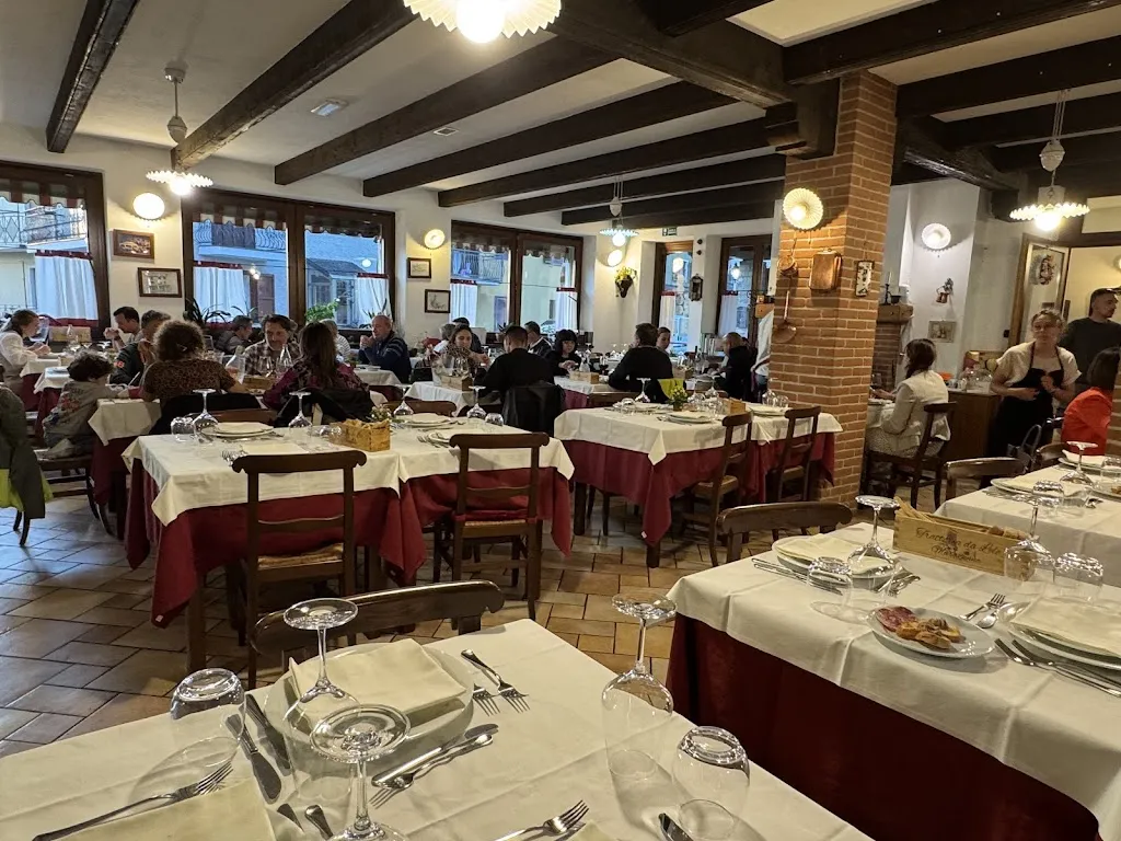 Trattoria da Lele restaurant in Murazzano