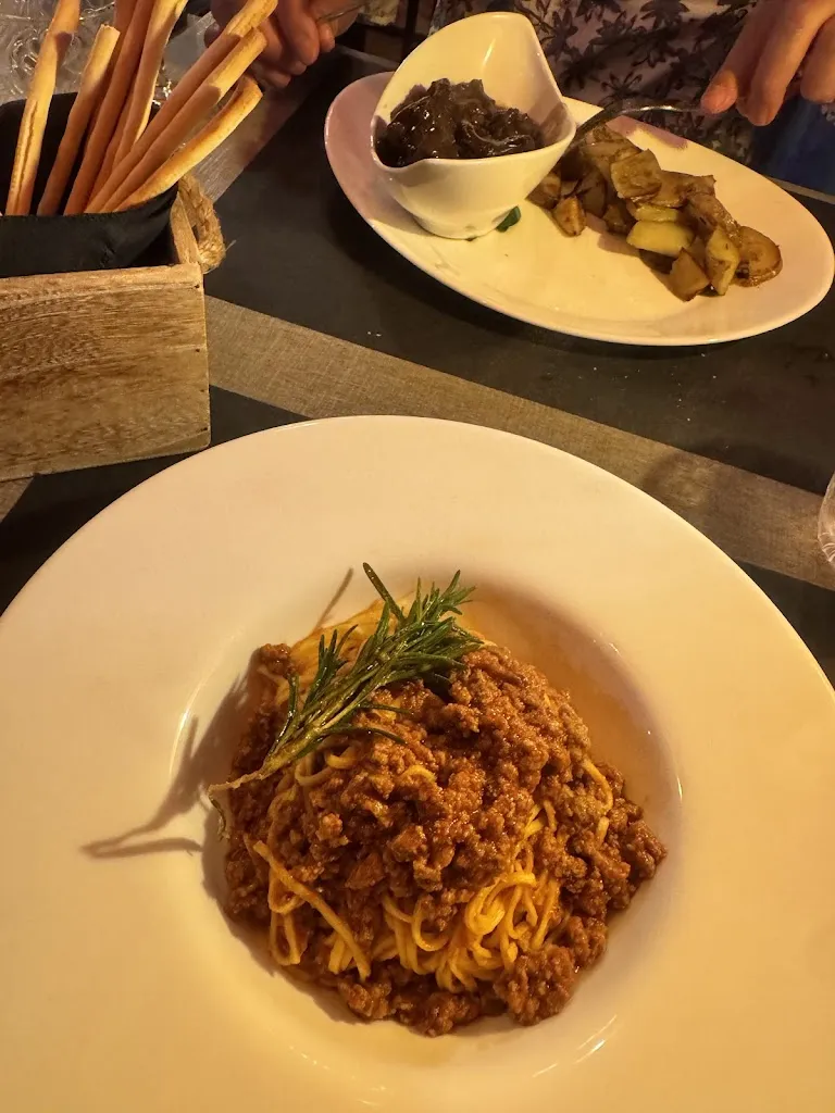 Jasmine Bapic_Taverna Ostenero_Mussotto_review