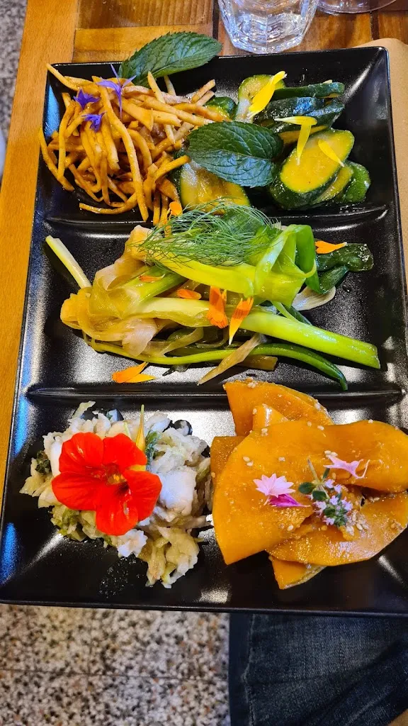 Armando Tapia_Gatto Blu_Nebbiuno_review