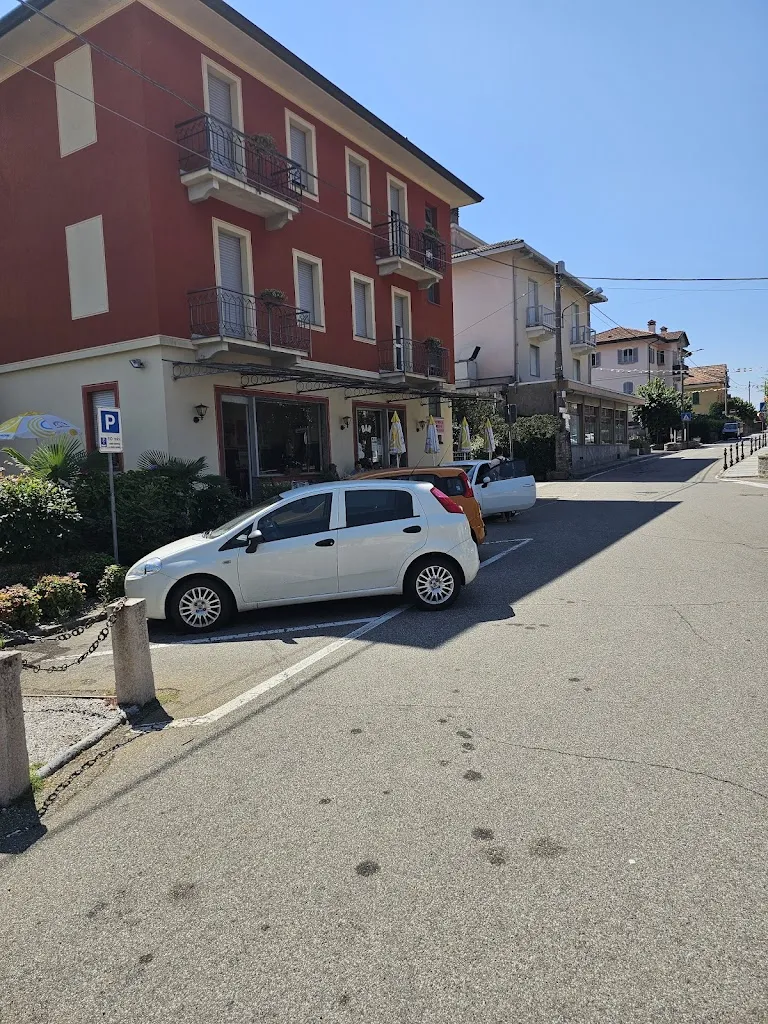 Hussam Talhouk_Bar Centrale_Nebbiuno_review