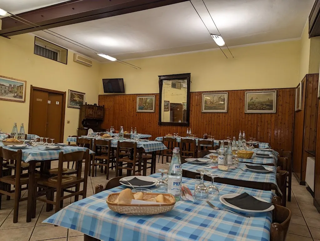 trattoria dell'amicizia, osteria, ristorante locale, tradizionale, cibo italiano. restaurant in Nibbiola