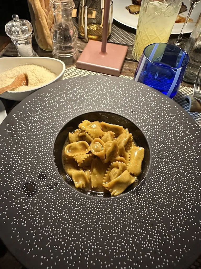 Alexander Leo-Hansen_Degusto_Neive-Borgonovo_review