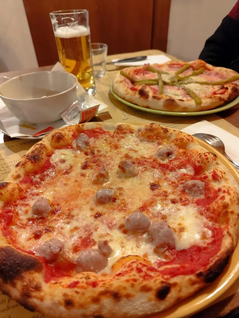 Elle_Pizzeria Maniscalco stanco_Neive-Borgonovo_review