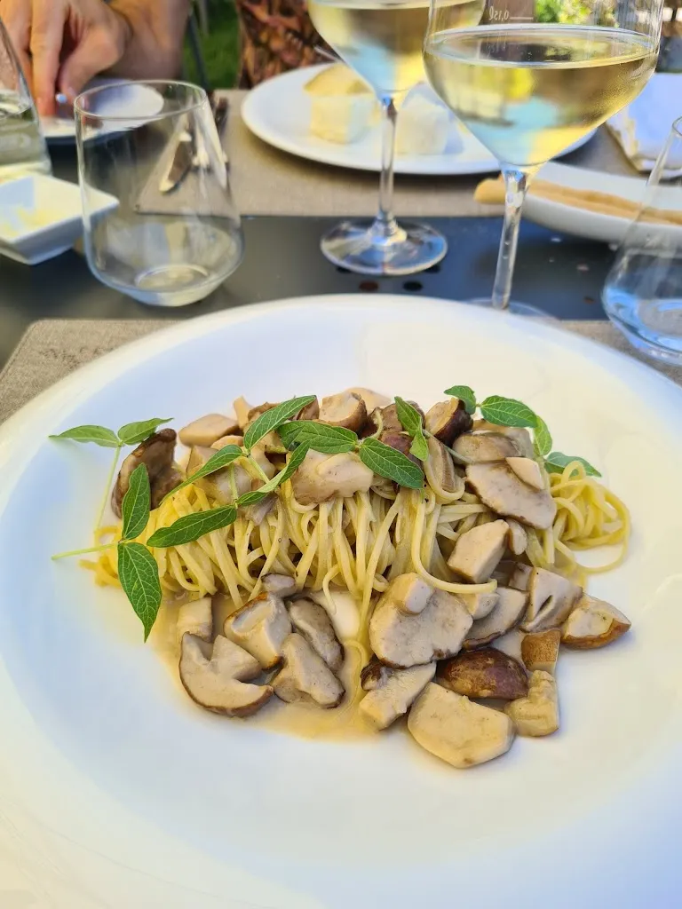 Maurizio Tavella_Centro Storico - Roberto Sarotto_Neviglie_review