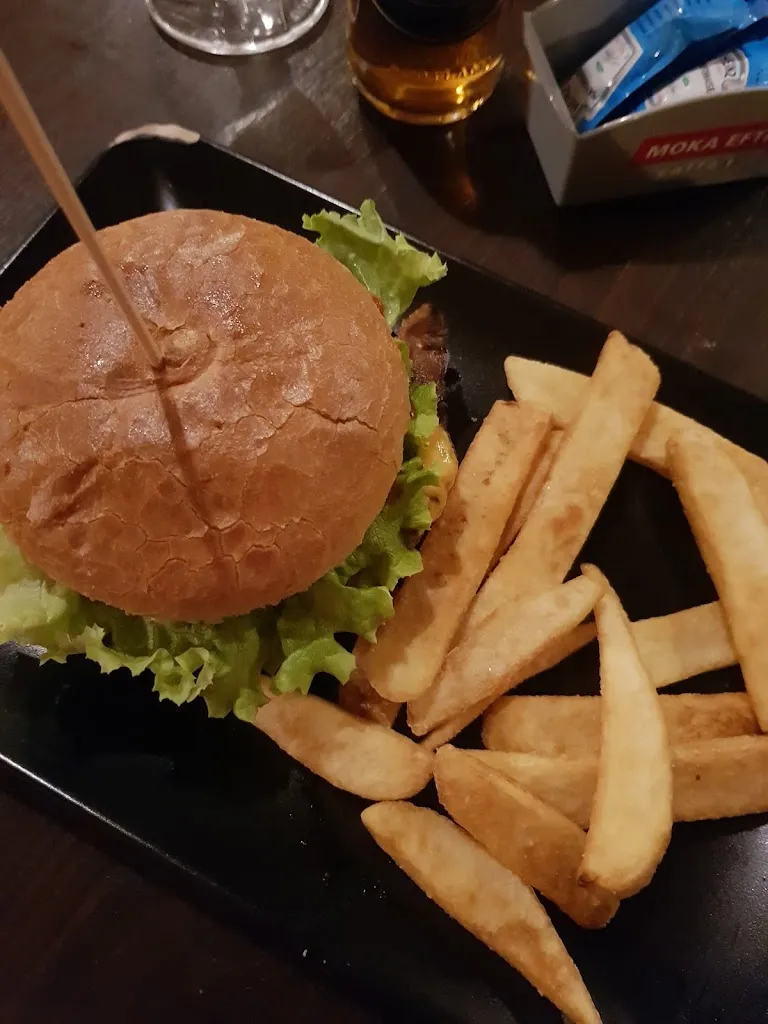 Stefania _Bamboo Pub_Oglianico_review